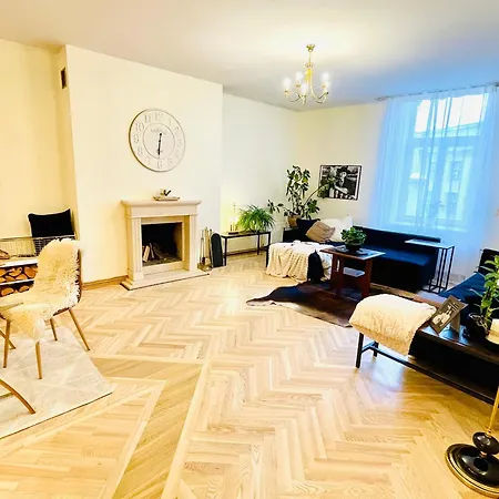 Penthouse With Private Rooftop *