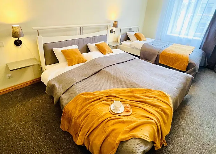 Penthouse With Private Rooftop *