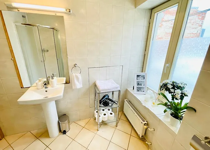 Penthouse With Private Rooftop *