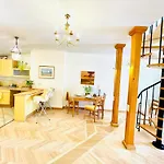 Penthouse With Private Rooftop * Ρίγα