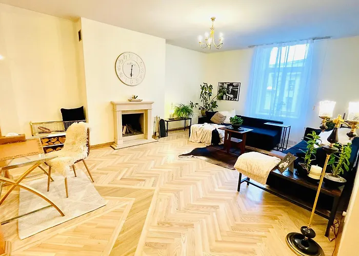 Penthouse With Private Rooftop *